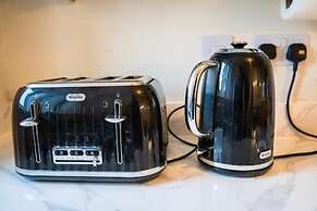 Spacious Luxurious Serviced Accommodation 2