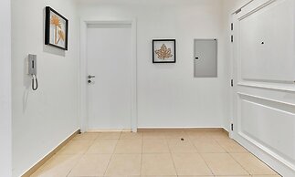 bnbme - Emirates Crown - 2BR & Maid Room