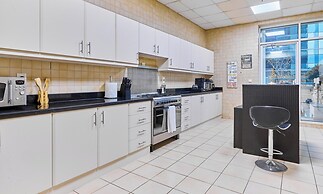 bnbme - Emirates Crown - 2BR & Maid Room