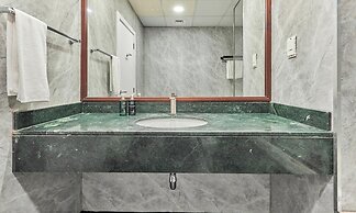 bnbme - Emirates Crown - 2BR & Maid Room