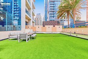 bnbme - Emirates Crown - 2BR & Maid Room