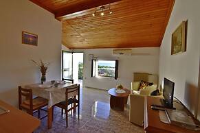 Shared Gardened Accommodation With bbq and sea View