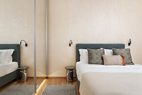 Glyfada Lux Olive Suites - Pathos