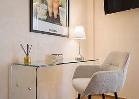 Glyfada Lux Olive Suites - Pathos