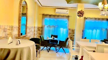 Best Hôtel Aéro Batignolles