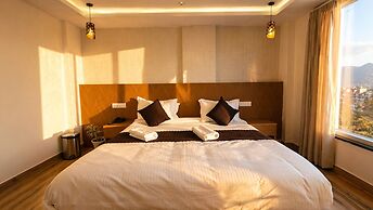 Hotel The Montara Near Ganga Ghat
