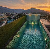 Hotel The Montara Near Ganga Ghat