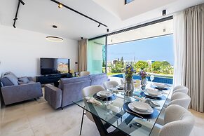 MITO Seaview by Serbellas