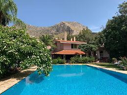 Villa Megna Green Paradise