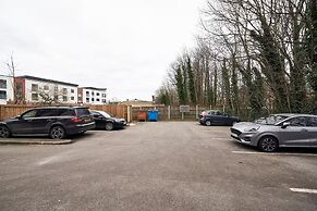 Apartment Sleeps 5 With Parking