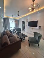 Downtown Three Bedroom SDQ Apartment