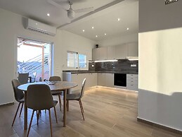 Taygetos View - Bright Modern Retreat in Center