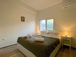 Taygetos View - Bright Modern Retreat in Center