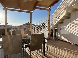 Taygetos View - Bright Modern Retreat in Center