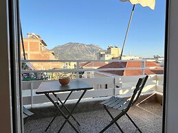 Taygetos View - Bright Modern Retreat in Center