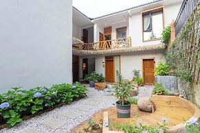 Yishan Resort Courtyard