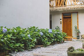 Yishan Resort Courtyard