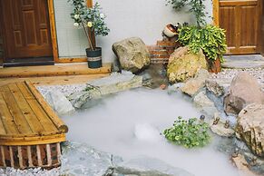 Yishan Resort Courtyard