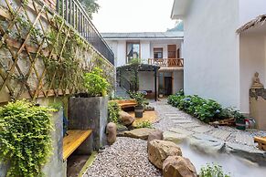 Yishan Resort Courtyard