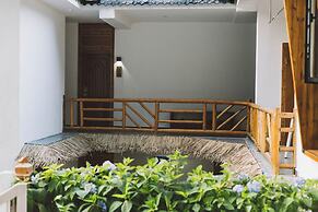 Yishan Resort Courtyard