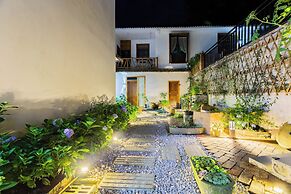 Yishan Resort Courtyard