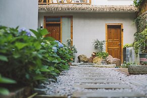 Yishan Resort Courtyard