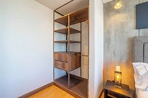 NOK Stylish 2 Masters W/patio & View
