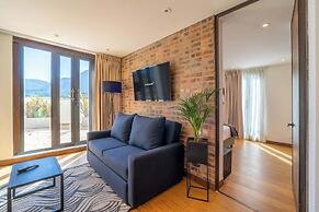 NOK Stylish 2 Masters W/patio & View