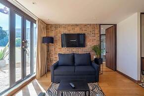 NOK Stylish 2 Masters W/patio & View