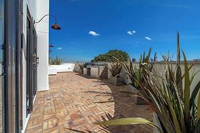 NOK Stylish 2 Masters W/patio & View