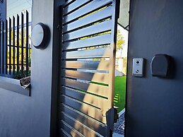 Room-double Patio Studio Room With En-su