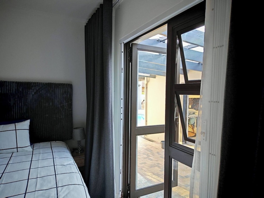 Room-courtyard Double Room With Shared B