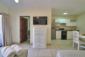 Roy Arias Suites