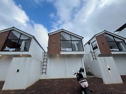 The Ridge Villas by Royal Cabin Dieng
