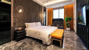 Moonshy Villa
