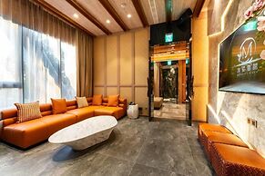 Moonshy Villa