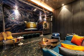 Moonshy Villa