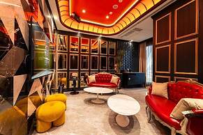 Moonshy Villa