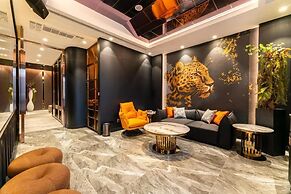Moonshy Villa