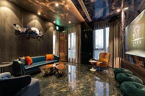 Moonshy Villa
