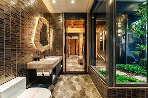 Moonshy Villa