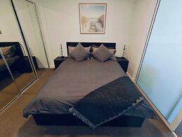 Apartment in Adelaide CBD with parking