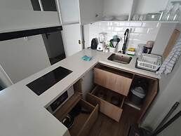 Askha Home Apartment - Deluxe Apartment