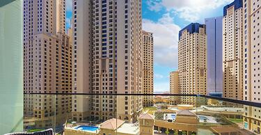 LUX LIV Contemporary Skyline Studio