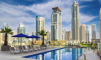 LUX LIV Contemporary Skyline Studio