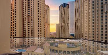 LUX LIV Contemporary Skyline Studio
