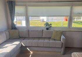 Caravan - Sleeps 6 - Parking