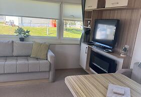 Caravan - Sleeps 6 - Parking