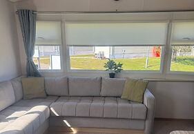 Caravan - Sleeps 6 - Parking