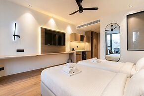 Melange Hotel - Golf course road